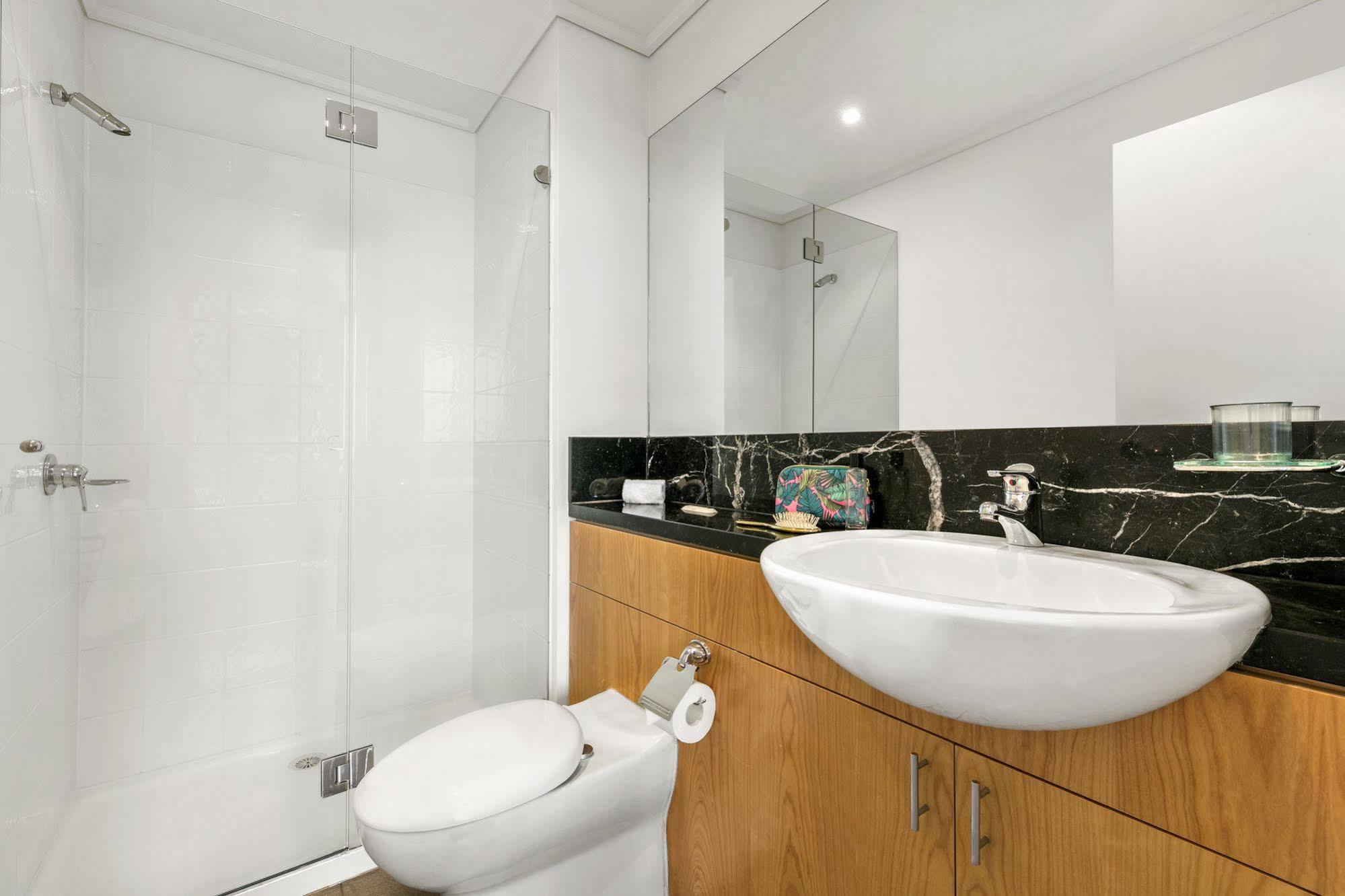 Quest Southbank Aparthotel Melbourne Exterior photo